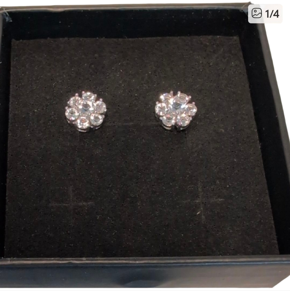 Cate & Chloe Maggie White Gold Plated Crystal Flower Cluster Stud Earrin…